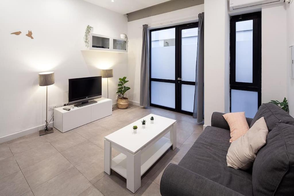 Loft Next To Calle Betis, Best Area Of Seville-Sevillarooms Exterior photo